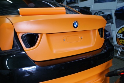 BMW 320 (preta para laranja e teto fibra de carbono) - Processo
