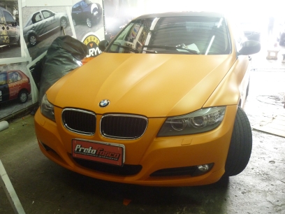 BMW 320 (preta para laranja e teto fibra de carbono) - Finalizado